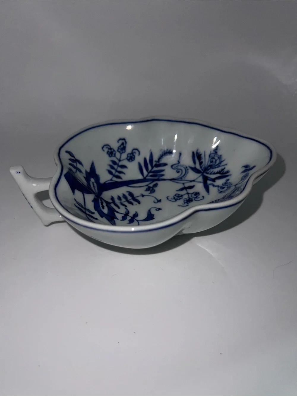 Blue Danube leaf shaped dish